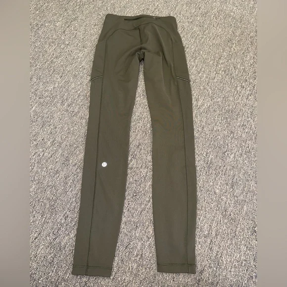 lululemon (4) Green Leggings with Slip Pockets and Back Zipped Pocket - Picture 4 of 6